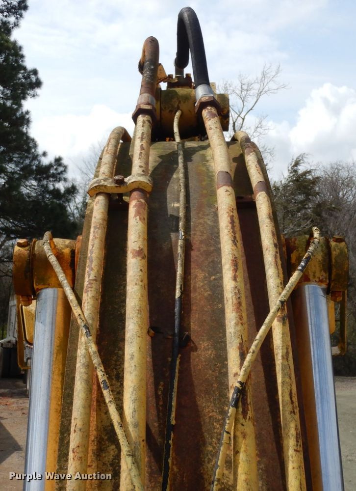 image for item DM2870 1993 Kobelco SK200LC  excavator