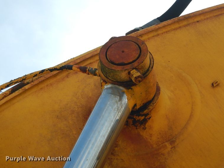 image for item DM2870 1993 Kobelco SK200LC  excavator