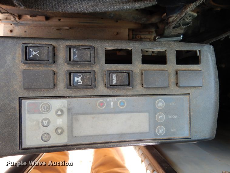 image for item DM2871 2006 Kobelco SK210LC  excavator