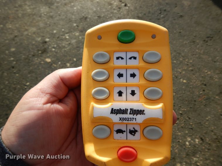 image for item DM2872 2014 Asphalt Zipper AZ600/B260  cold planer