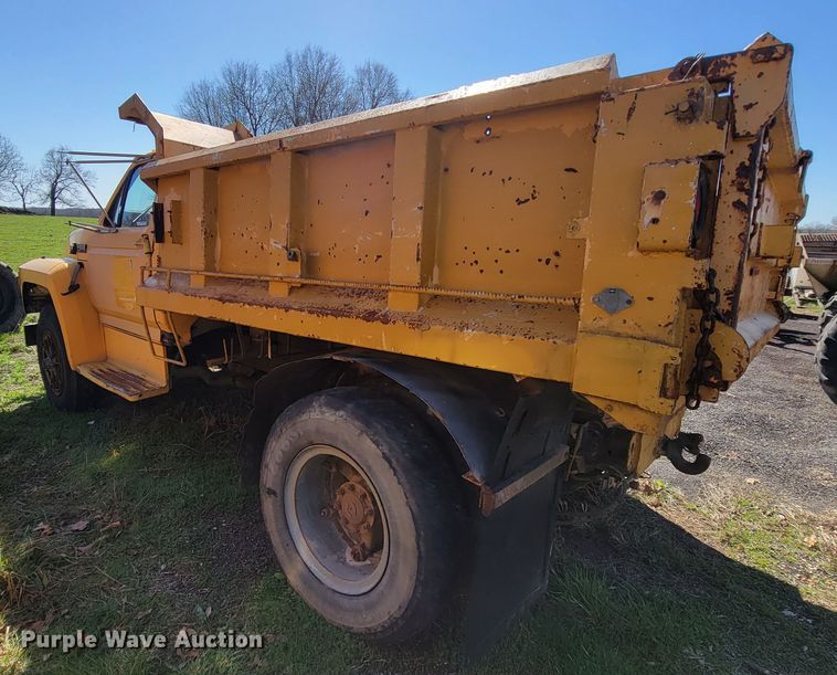 image for item FL9102 1990 Ford F800  dump truck