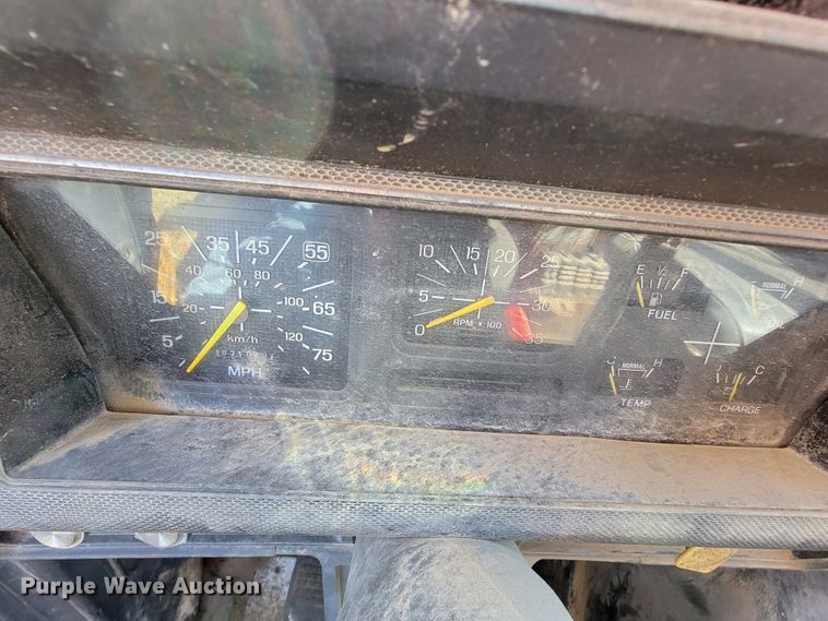 image for item FL9102 1990 Ford F800  dump truck