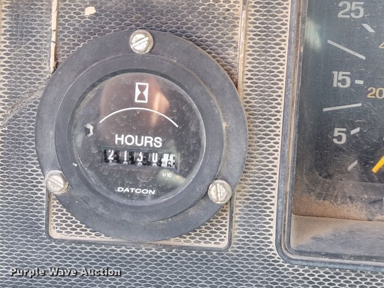 image for item FL9102 1990 Ford F800  dump truck