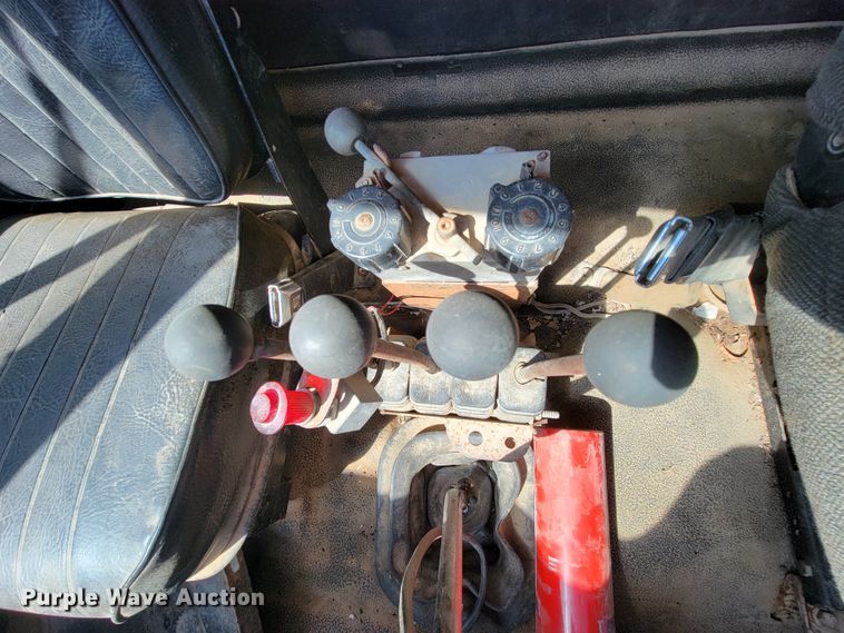 image for item FL9102 1990 Ford F800  dump truck