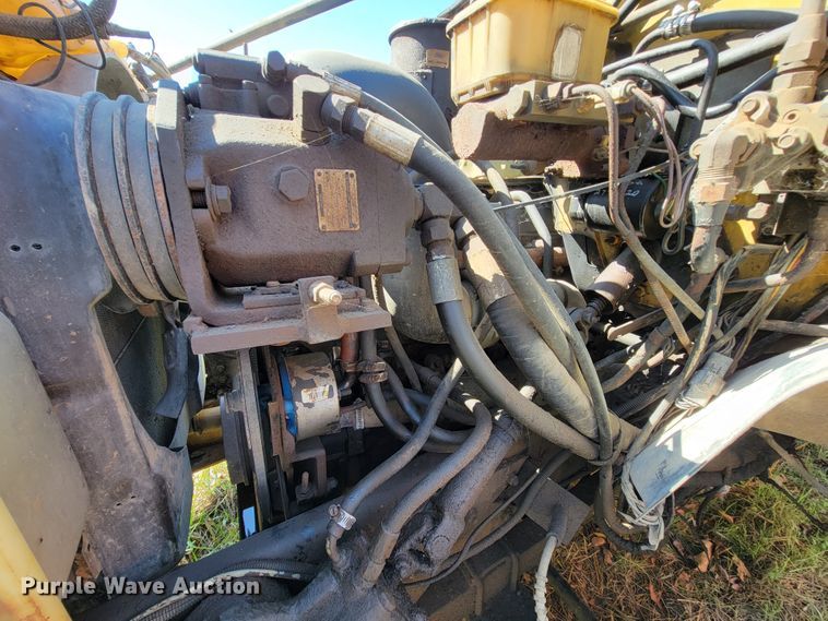 image for item FL9102 1990 Ford F800  dump truck