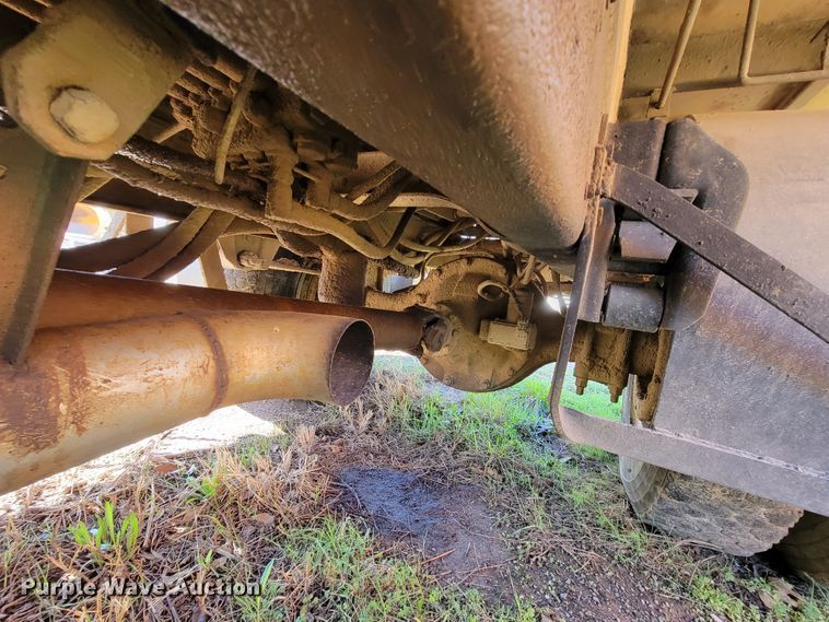 image for item FL9102 1990 Ford F800  dump truck