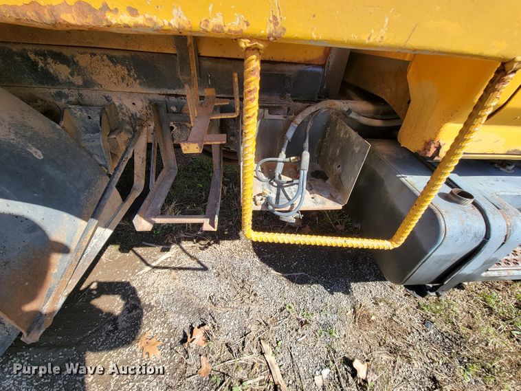 image for item FL9102 1990 Ford F800  dump truck