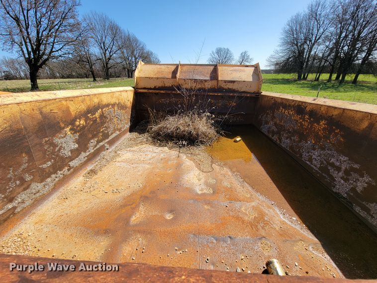 image for item FL9102 1990 Ford F800  dump truck