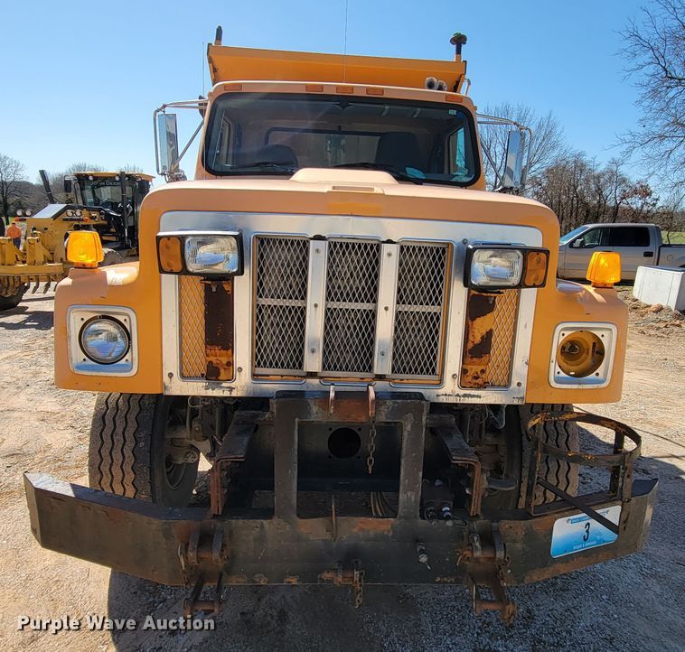 image for item FL9104 2002 International 2554  dump truck