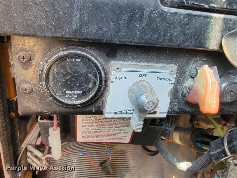 image for item FL9104 2002 International 2554  dump truck