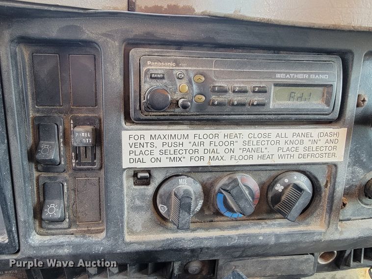 image for item FL9104 2002 International 2554  dump truck