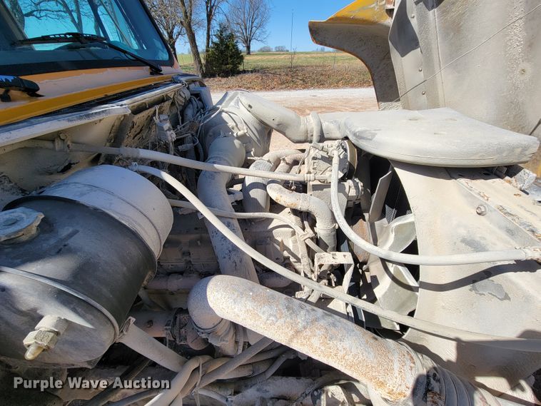 image for item FL9104 2002 International 2554  dump truck
