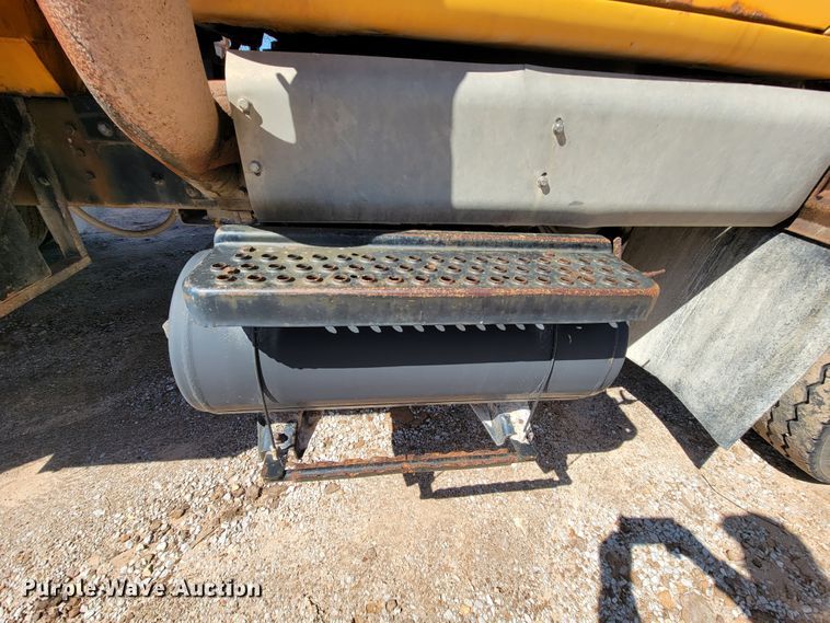 image for item FL9104 2002 International 2554  dump truck