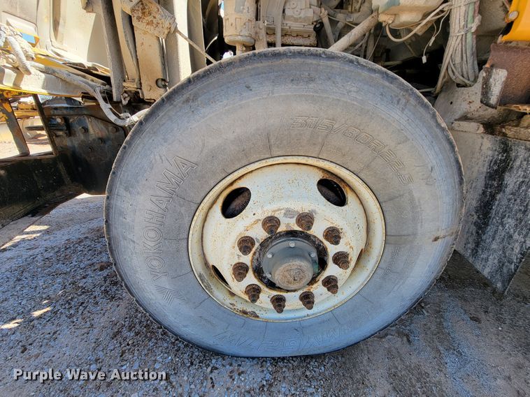 image for item FL9104 2002 International 2554  dump truck