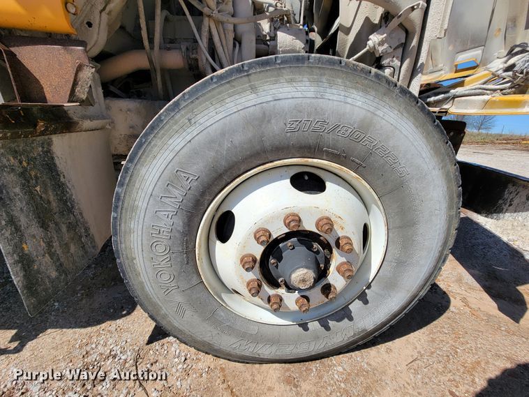 image for item FL9104 2002 International 2554  dump truck