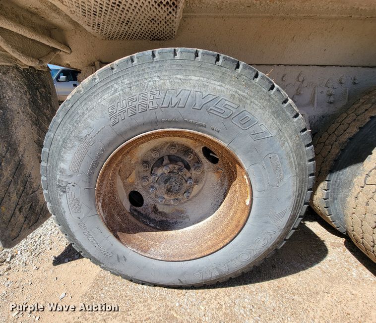 image for item FL9104 2002 International 2554  dump truck