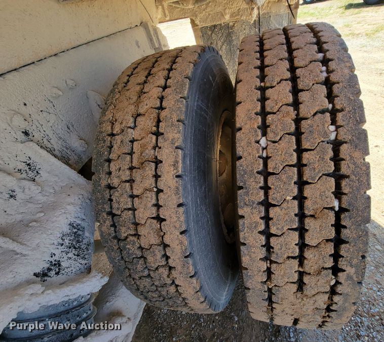 image for item FL9104 2002 International 2554  dump truck