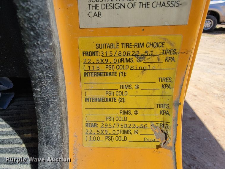 image for item FL9104 2002 International 2554  dump truck