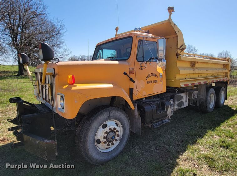image for item FL9105 2002 International 2554  dump truck