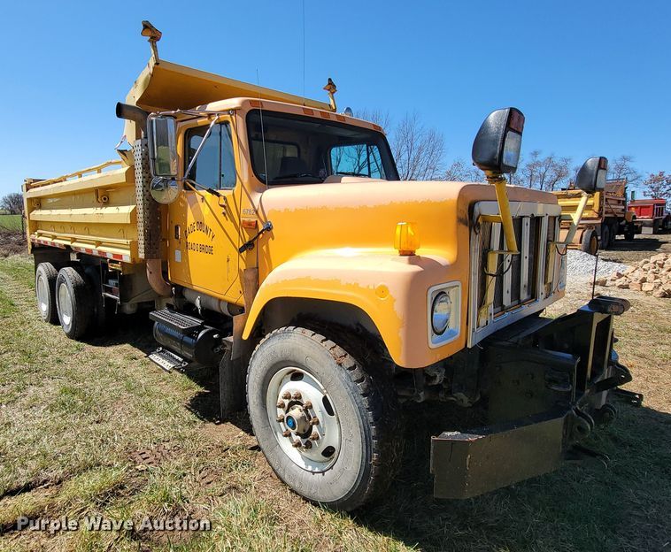 image for item FL9105 2002 International 2554  dump truck