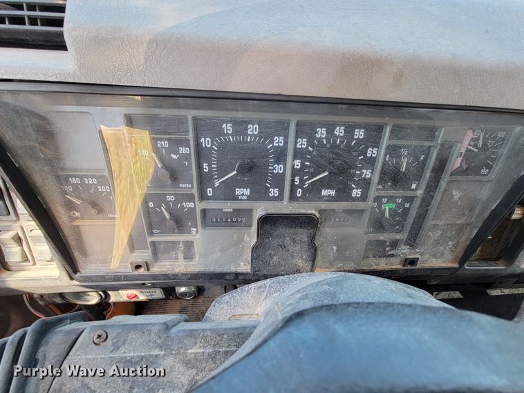 image for item FL9105 2002 International 2554  dump truck