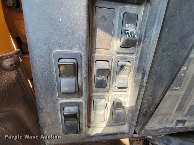 image for item FL9105 2002 International 2554  dump truck