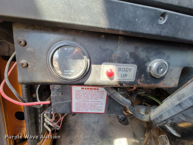 image for item FL9105 2002 International 2554  dump truck