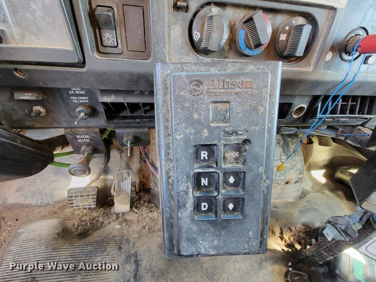 image for item FL9105 2002 International 2554  dump truck