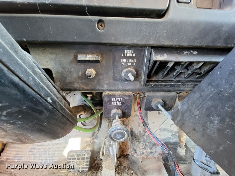 image for item FL9105 2002 International 2554  dump truck