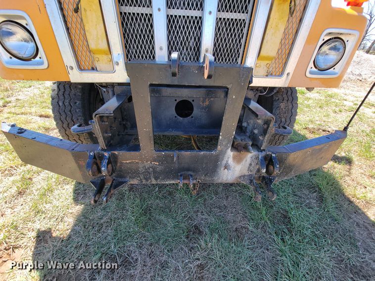 image for item FL9105 2002 International 2554  dump truck