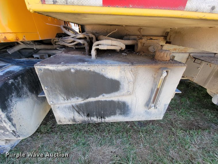 image for item FL9105 2002 International 2554  dump truck