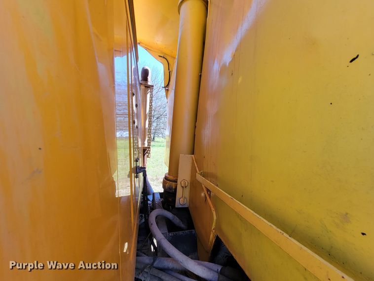 image for item FL9105 2002 International 2554  dump truck