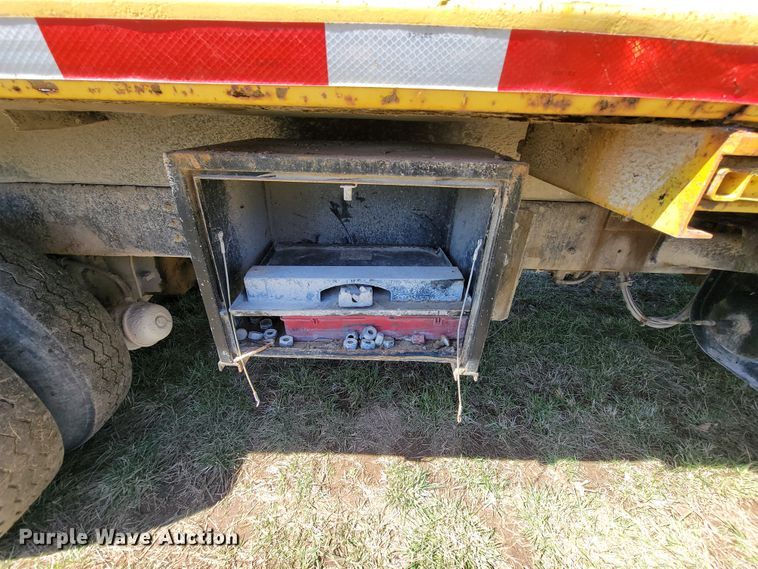 image for item FL9105 2002 International 2554  dump truck