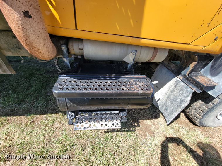 image for item FL9105 2002 International 2554  dump truck