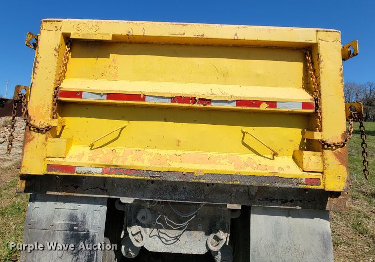 image for item FL9105 2002 International 2554  dump truck
