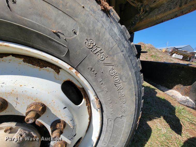 image for item FL9105 2002 International 2554  dump truck