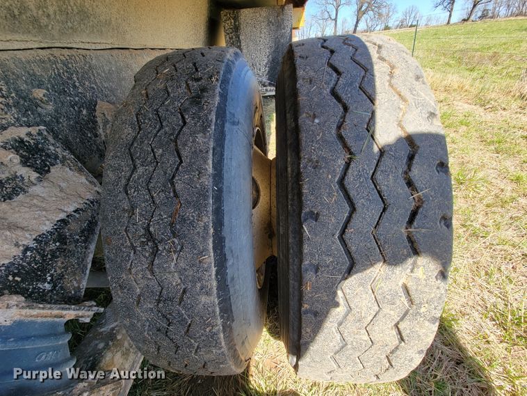 image for item FL9105 2002 International 2554  dump truck