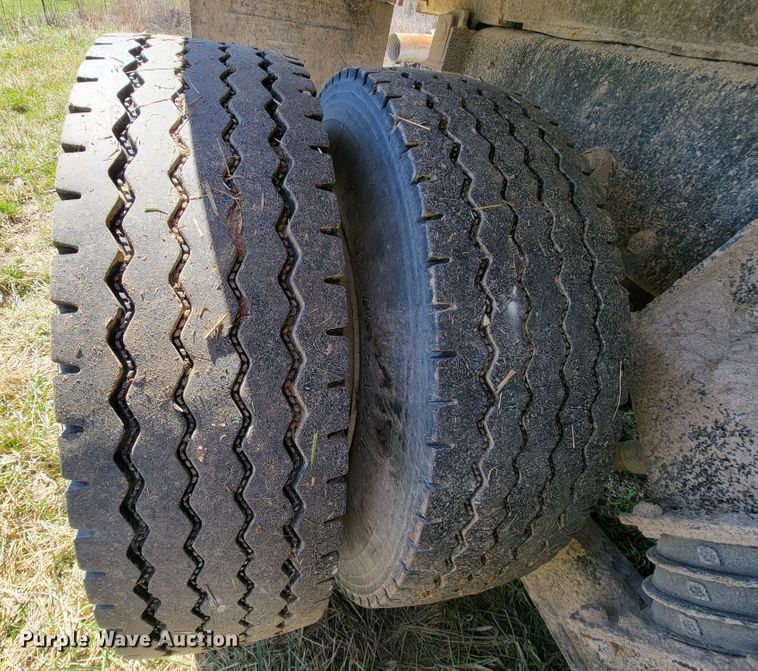 image for item FL9105 2002 International 2554  dump truck