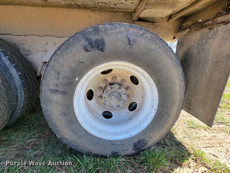 image for item FL9105 2002 International 2554  dump truck