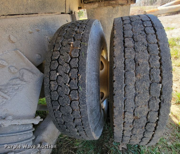 image for item FL9105 2002 International 2554  dump truck