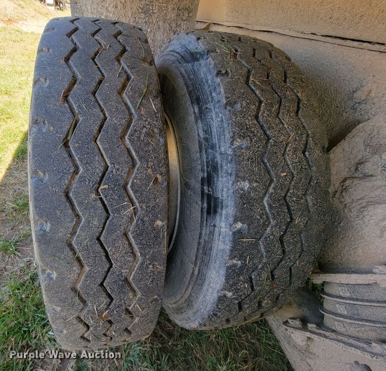 image for item FL9105 2002 International 2554  dump truck