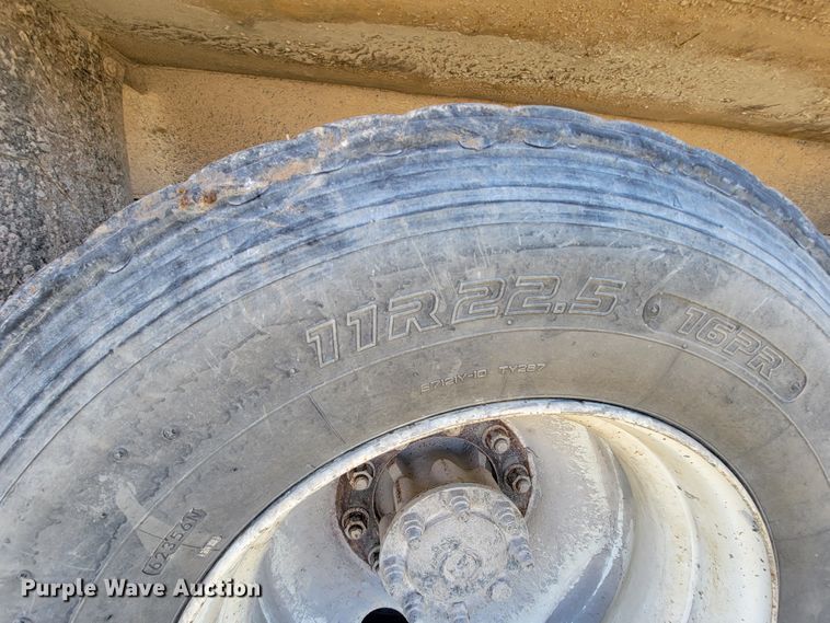 image for item FL9105 2002 International 2554  dump truck