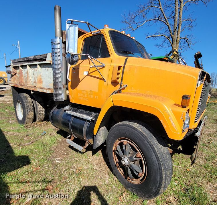 image for item FL9106 1989 White GMC Brigadier  dump truck