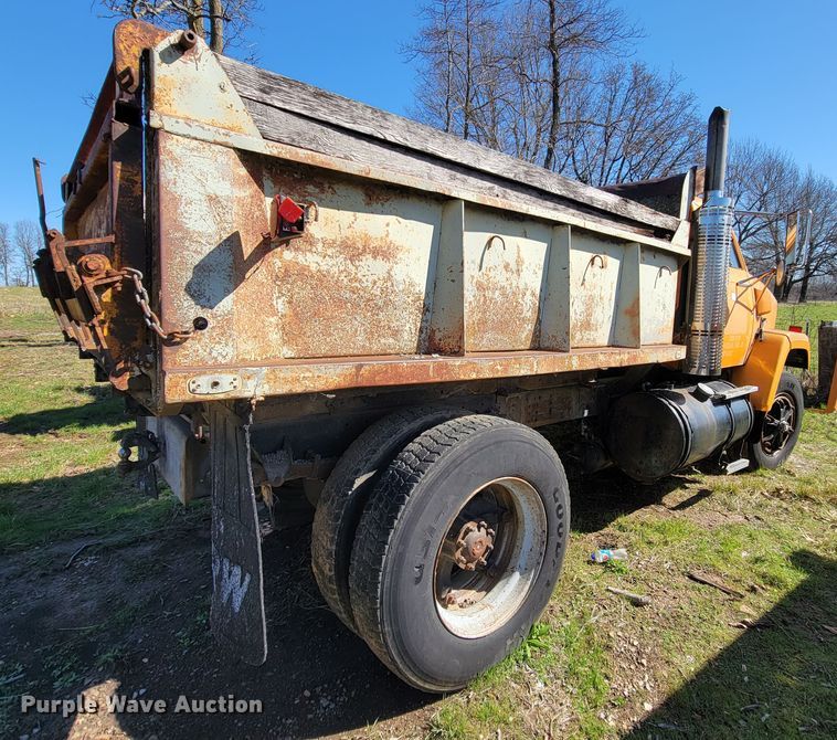 image for item FL9106 1989 White GMC Brigadier  dump truck