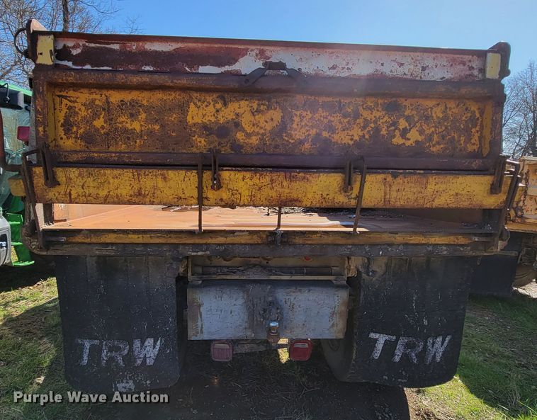 image for item FL9106 1989 White GMC Brigadier  dump truck