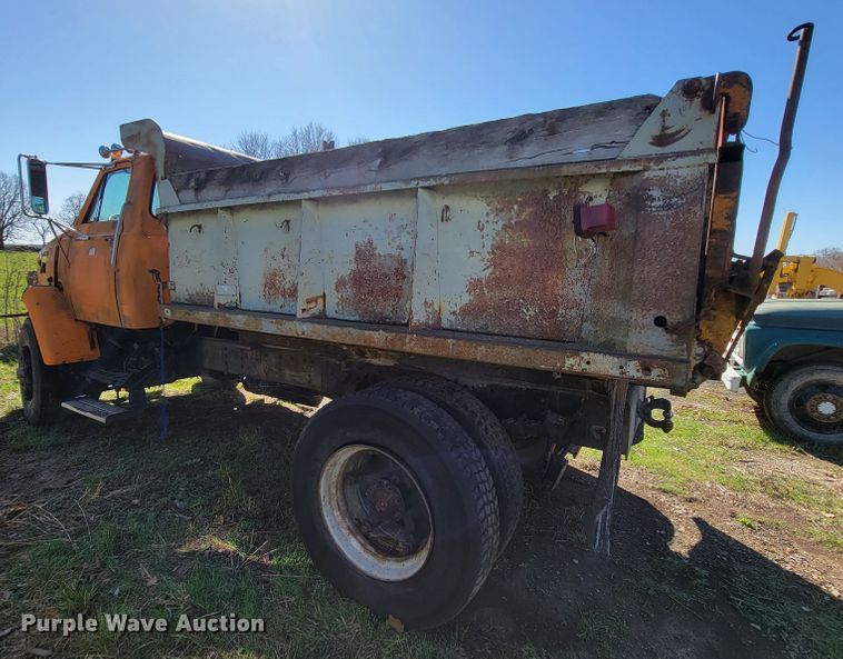 image for item FL9106 1989 White GMC Brigadier  dump truck
