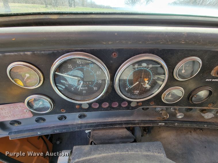 image for item FL9106 1989 White GMC Brigadier  dump truck