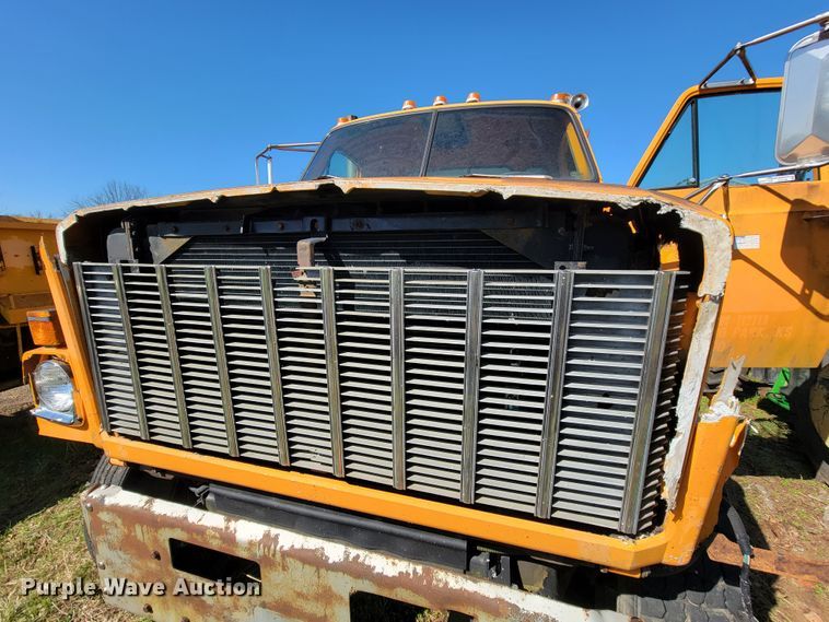 image for item FL9106 1989 White GMC Brigadier  dump truck