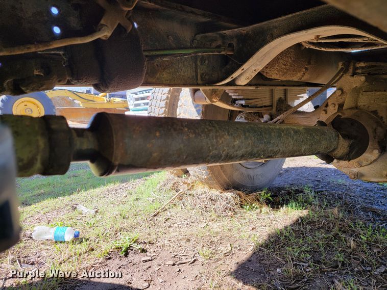 image for item FL9106 1989 White GMC Brigadier  dump truck