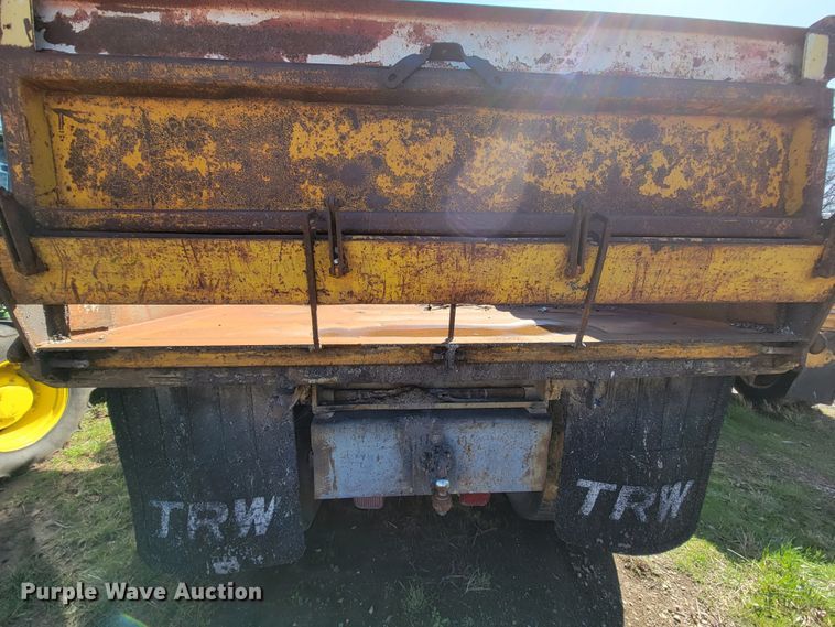 image for item FL9106 1989 White GMC Brigadier  dump truck